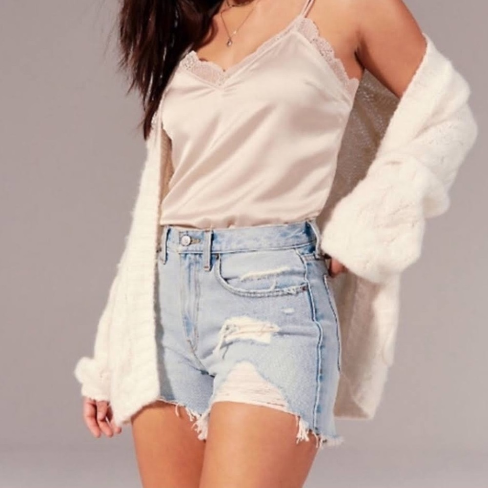 NWOT Abercrombie Curve Love Mid Rise Boyfriend Shorts